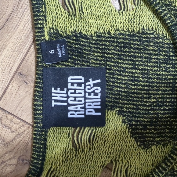 The Ragged Priest distressed Long Sleeve Cutout green Top size 6 - Picture 4 of 11